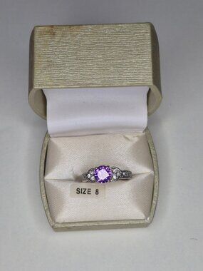 No Brand Womens Size: 8 Silver/ Purple Ring